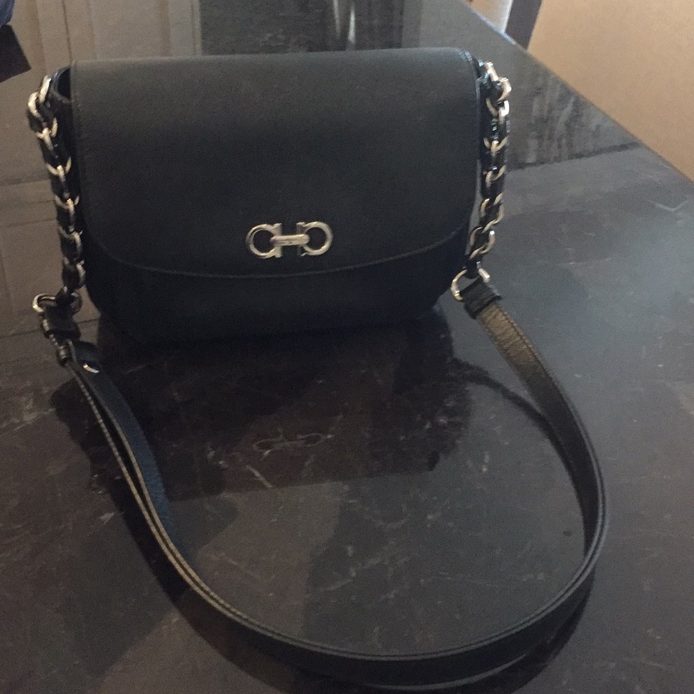 Ferragamo black leather shoulder bag